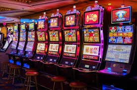 Bàn Live Casino trực tiếp với dealer chuyên nghiệp tại vn888